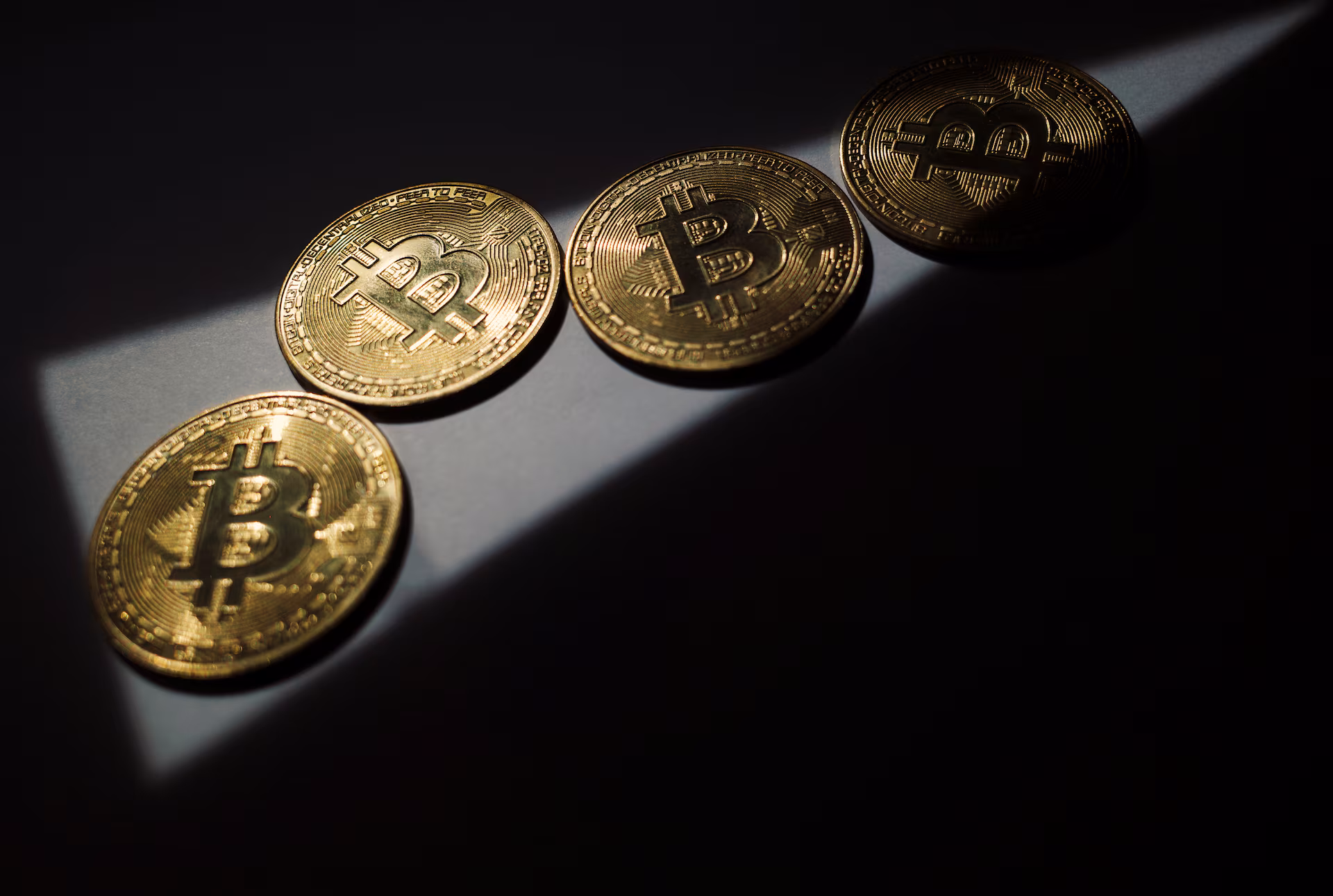 Investors pull record $523 million from BlackRock's flagship bitcoin ...