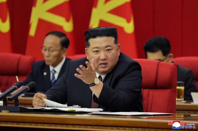 트럼프 발언 뒤 NATO 정상회담 화해 선언, 북한은 규탄