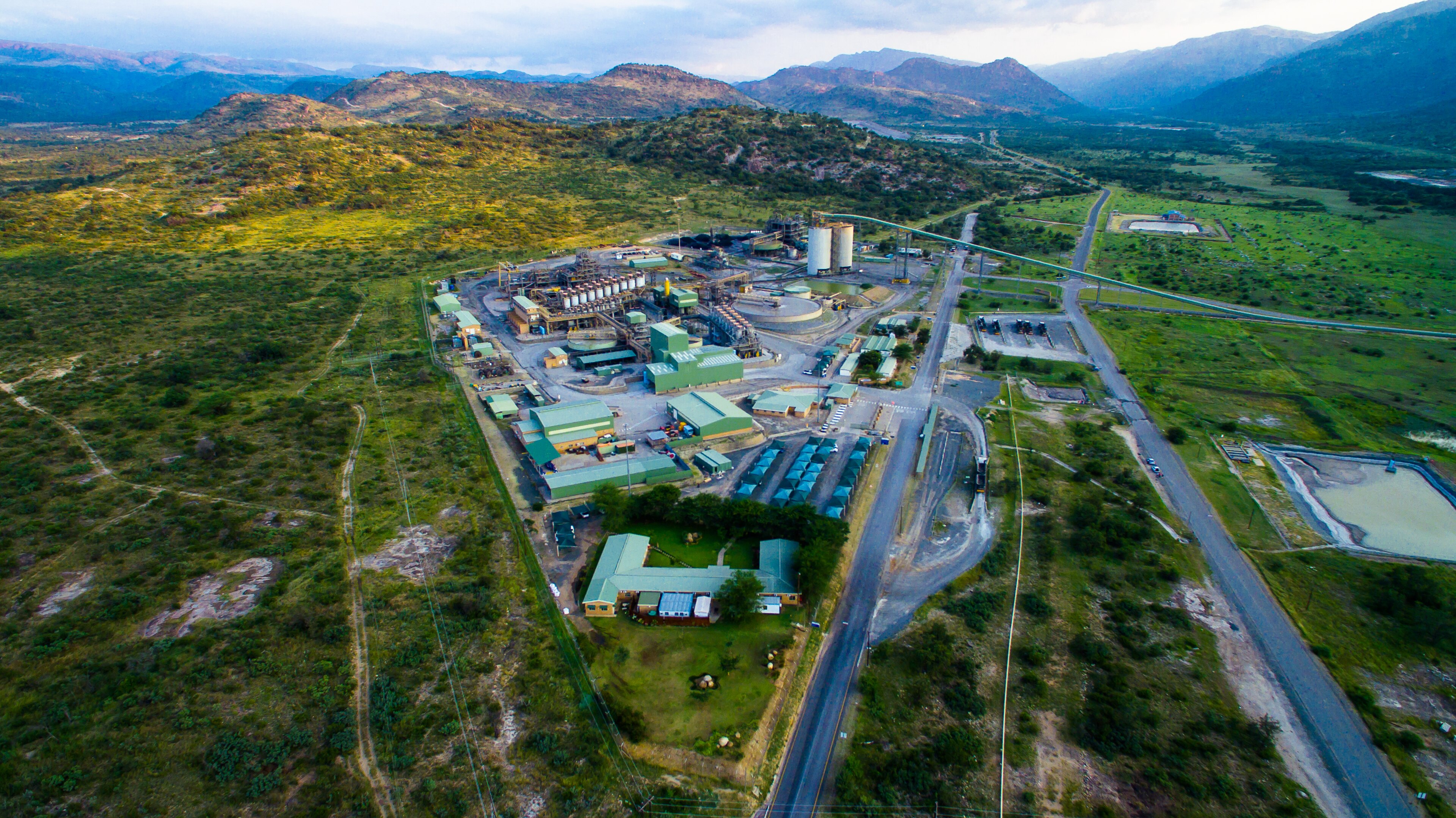 File:Platinum Mining.jpg - Wikimedia Commons