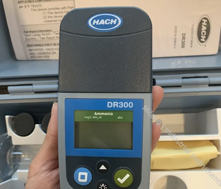 HACH DR300 Portable Colorimeter for Water Quality Analysis