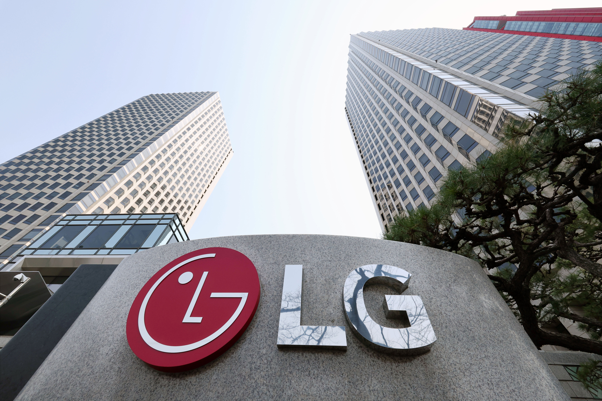 S&P, LG전자 신용등급 12년 만에 BBB+ 상향