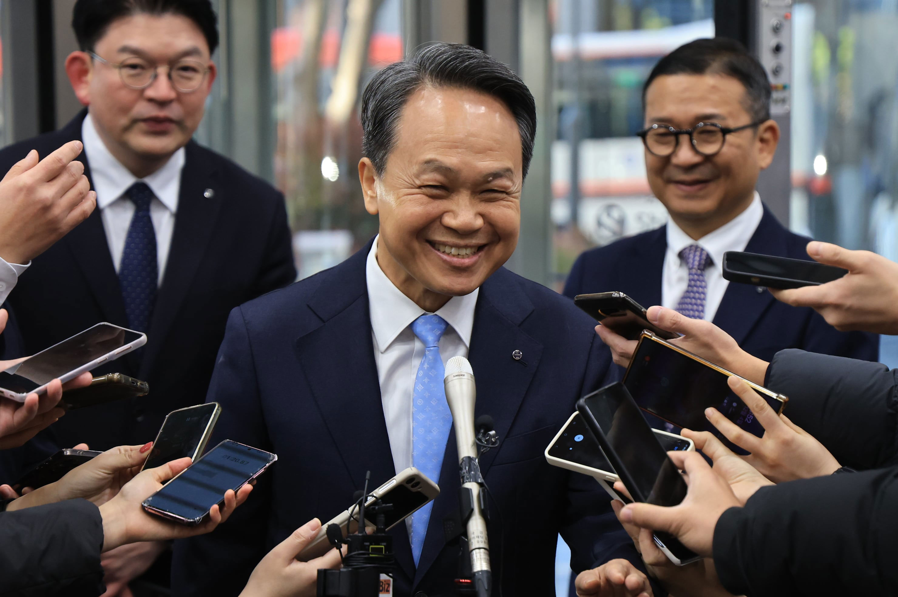 Shinhan Financial chairman Jin Ok-dong re-elected under Lee Jae-myung
