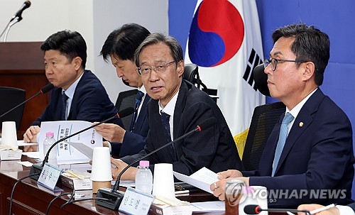 루닛, 엔비디아 간담회 뒤 주가 10% 상승·한화솔루션 유증 승인