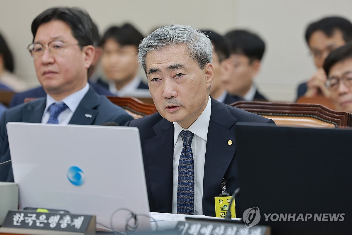 신현송 한은 총재, 기준금리 인상 필요성 재확인·가계대출 6월 8조 3,000억 급증