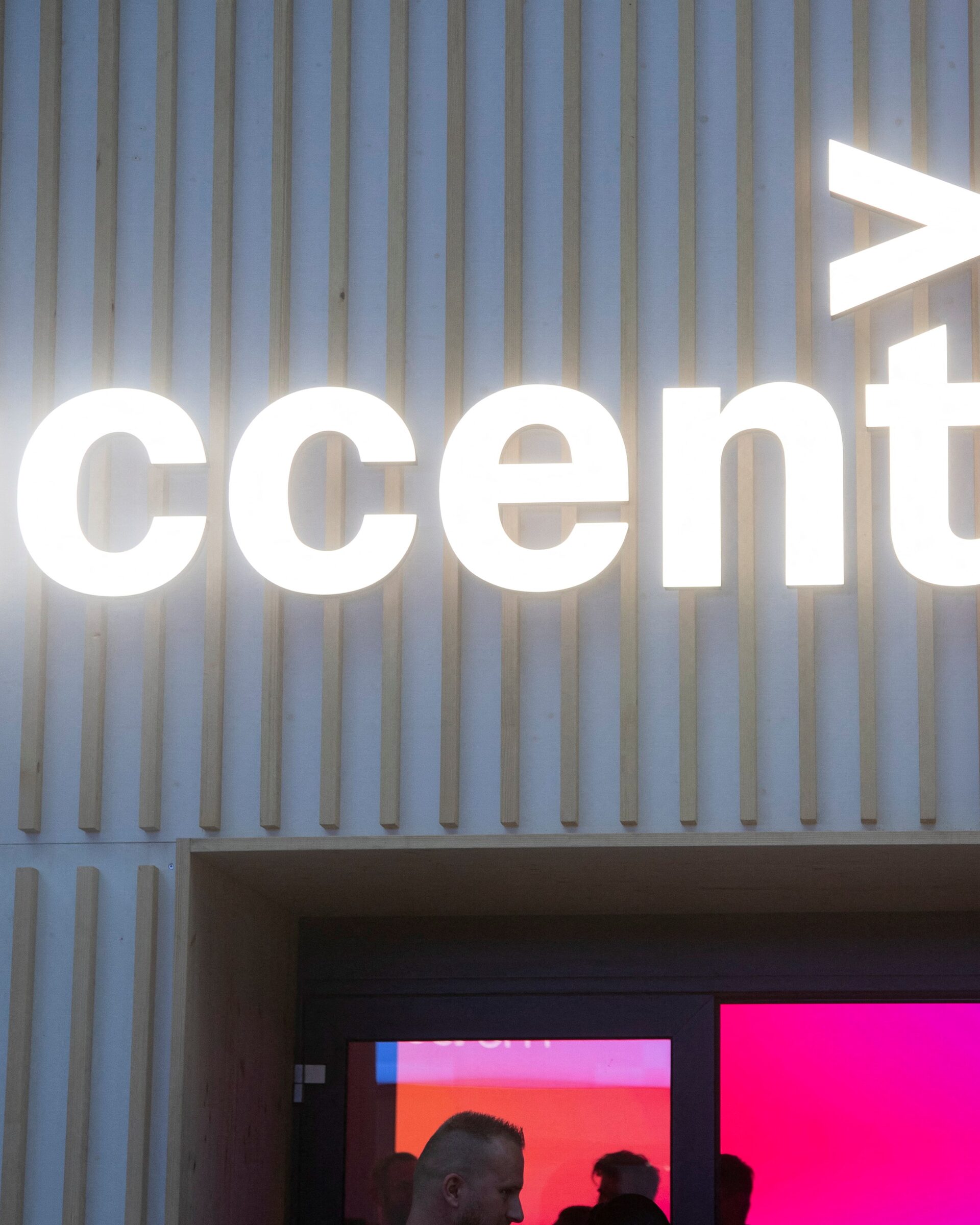 Accenture trims forecasts, to cut 19,000 jobs as IT spending slows | Reuters