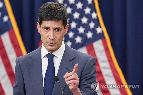 FOMC '매파적 동결'에 코스피 9,000선 부담