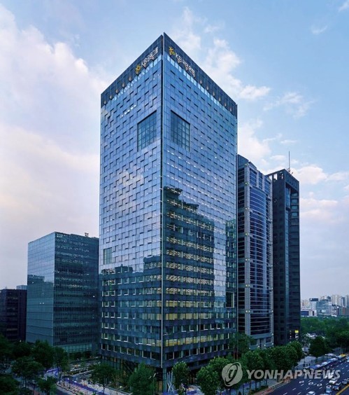 KB금융 차기 회장 후보 12명에서 6명으로 압축