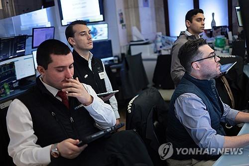 금리인상 임박에 뉴욕 약세·주담대 절반이 변동금리