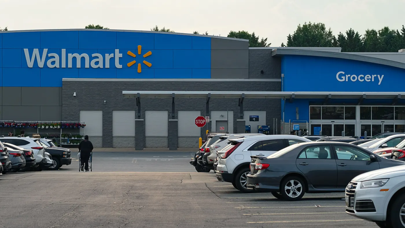 Walmart is quickly gaining ground in the grocery industry. What does that mean for other r