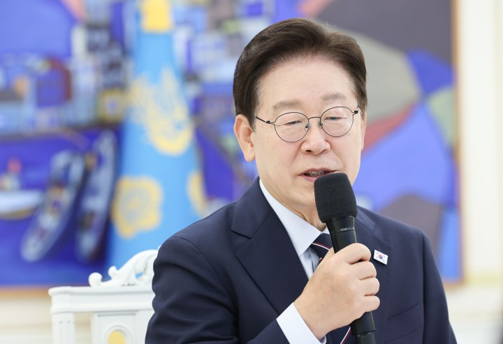 1227회 로또 1등 11명·투표용지 부족 항의 집회 발생