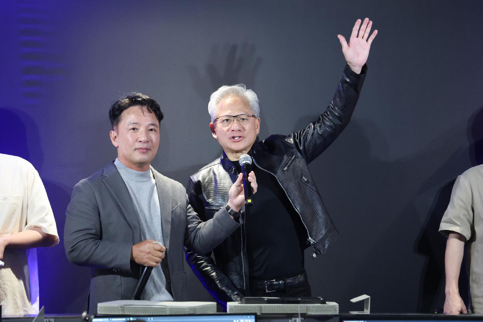 젠슨 황 한국 방문, 엔씨 PC방 행사와 크래프톤 회동