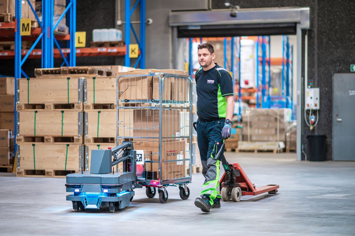 Warehouse Logistics Transformed by AMRs – Learn How With MiR