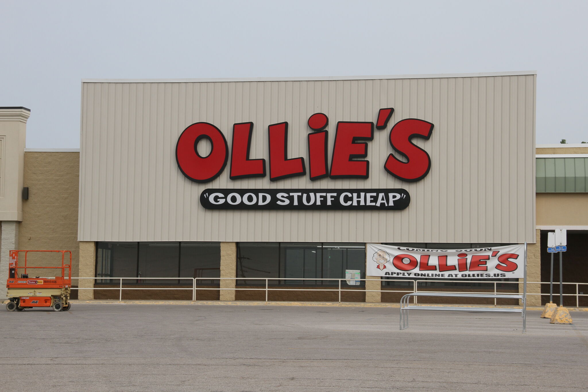 Ollie's Bargain Outlet To Acquire 40 Big Lots Stores - All For One